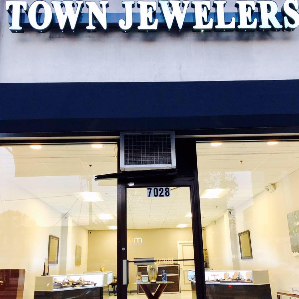 TOWN JEWELERS Updated September 2024 12 Reviews 7028 Wisconsin