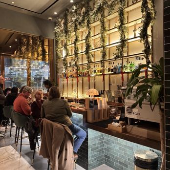 Isla & Co. - Midtown - Australian Near Me - New York, New York