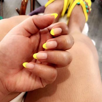 Blooming Nail Bar - Gel X mani and pedi - Nail Salons Near Me - Burbank, California
