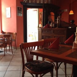 Dreimäderlhaus - Gezellig interieur benieuwd naar het eten