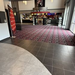 B&B Theatres Wildwood 10 - Lobby