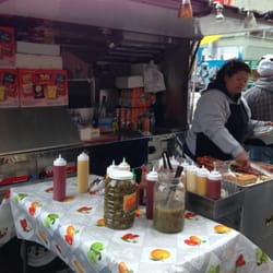 Leo's Hot Dogs