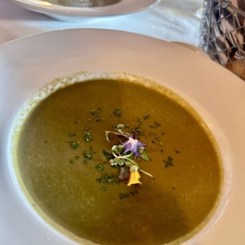 Basilic Restaurant - Spinach mushrooms Soupe Du Jour - French Near Me - Newport Beach, California Basilic Restaurant - Spinach mushrooms Soupe Du Jour - French Near Me - Newport Beach, California