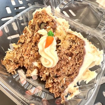 Simple Simon's Bakery & Bistro - Carrot cake - Bakeries Near Me - Riverside, California