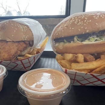 Nebo Queen - Bacon crunch and super cheeseburger - Fast Food Near Me - Nephi, Utah