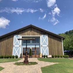 Eagle Mountain Vineyards & Winery