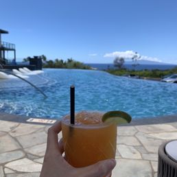 Tropical Sherry Smash Delicious poolside drink! Tropical Sherry Smash Delicious poolside drink!
