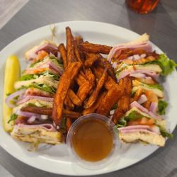 Ashley's Restaurant & Bar