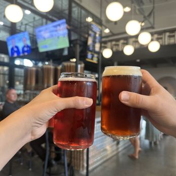 Crooked Can Brewery - Breweries Near Me - Minneola, Florida