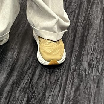 1. Tradehome Shoes