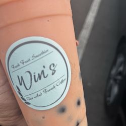 Win’s Fresh Fruit Smoothie - Papaya and strawberry fresh fruit smoothie with boba pearls