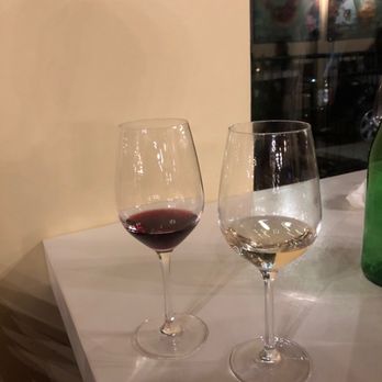 Serratto - Red AND white! - Italian Near Me - Portland, Oregon Serratto - Red AND white! - Italian Near Me - Portland, Oregon