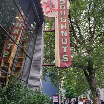 Top Pot Doughnuts - Bakeries Near Me - Seattle, Washington Top Pot Doughnuts - Bakeries Near Me - Seattle, Washington