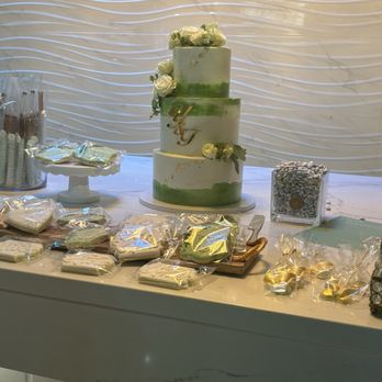 La Casa Dulce - Wedding cake - Custom Cakes Near Me - Downey, California La Casa Dulce - Wedding cake - Custom Cakes Near Me - Downey, California
