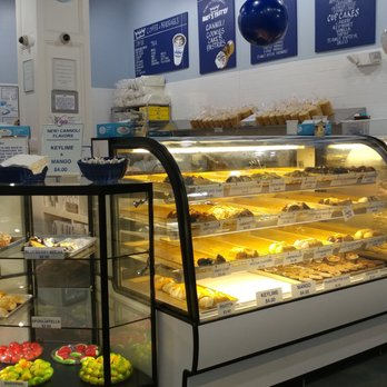 Mike's Pastry - Mike's Pastry in Assembly Row, Somerville - Bakeries Near Me - Somerville, Massachusetts