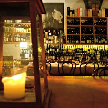 N'Ombra De Vin - Downstairs hall - Wine Bars Near Me - Milan, Michigan