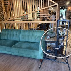 Dames Beauty Bar - What a cute waiting area.