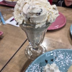 D Spot Dessert Cafe