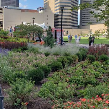 Columbus Commons - Parks Near Me - Columbus, Ohio