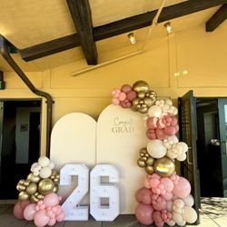 Boom Balloon - Balloon decor for the graduation party