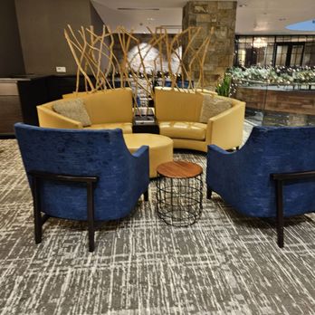 Archer Hotel Napa - Sitting area on 2nd floor @ Archer Hotel - Hotels Near Me - Napa, California