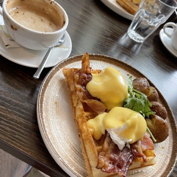 Le Petit Belge - Breakfast & Brunch Near Me - Vancouver, British Columbia