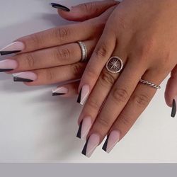 Lucky Nails & Beauty Bar