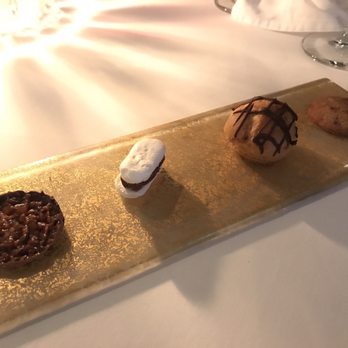 Restaurant Kampa Park - Dessert - Mediterranean Near Me - Prague, Puerto Rico Restaurant Kampa Park - Dessert - Mediterranean Near Me - Prague, Puerto Rico