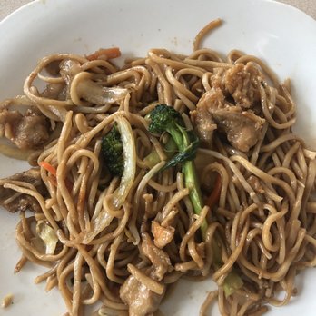 Pho Saigon Express - Lo mein soft noodle stir fried with vegetables and chicken - Vietnamese Near Me - Escondido, California