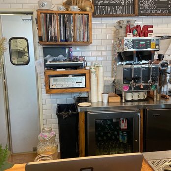 Menotti's Coffee Stop - Record player - Coffee & Tea Near Me - Venice, California Menotti's Coffee Stop - Record player - Coffee & Tea Near Me - Venice, California