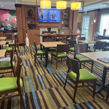 Fairfield by Marriott Inn & Suites Burley - Lobby - Hotels Near Me - Burley, Idaho