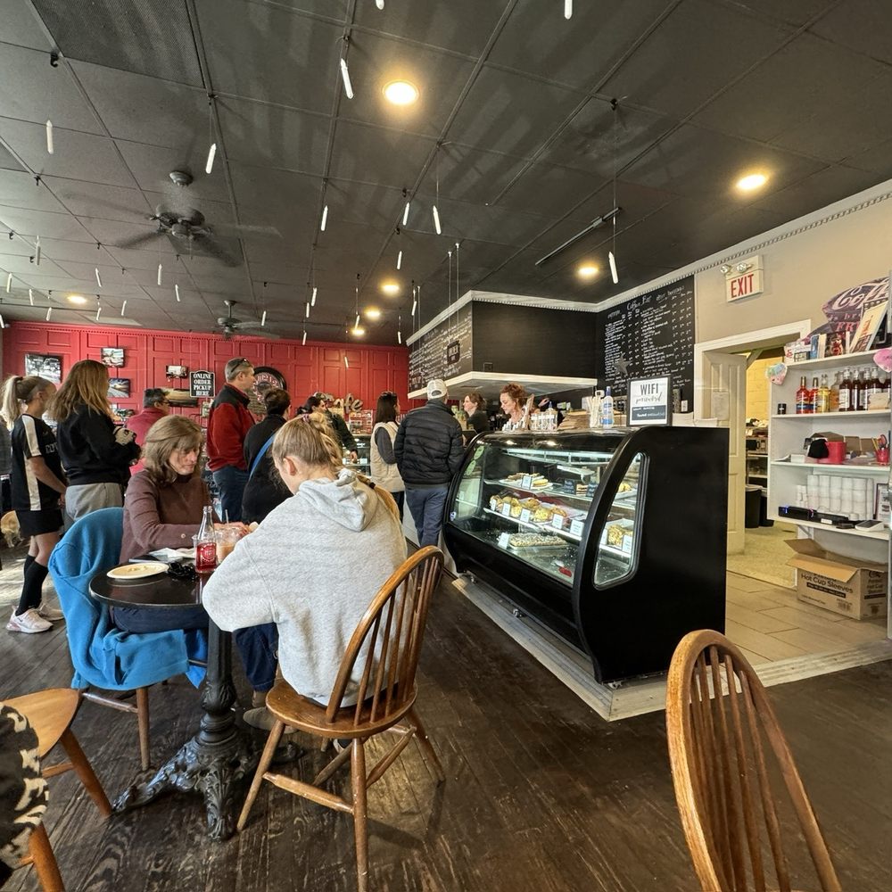 Old Mill Cafe - customers at the counter - Coffee & Tea Near Me - Ellicott City, Maryland