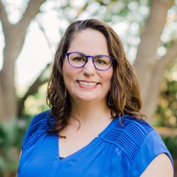 Parent Heroes - Vanessa Vance, owner of Parent Heroes. Baby and Child Sleep Consultant & Oh Crap! Potty Training Consultant (only one in Austin)