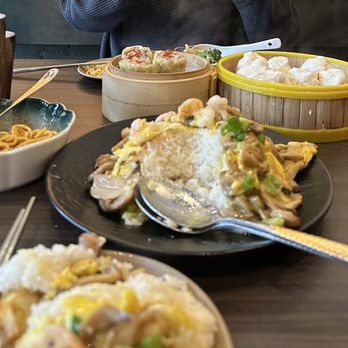 Cheers! Hong Kong - Shrimp w.Egg Sauce on Rice Delicious! - Cantonese Near Me - Seattle, Washington Cheers! Hong Kong - Shrimp w.Egg Sauce on Rice Delicious! - Cantonese Near Me - Seattle, Washington