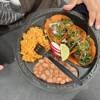 Amigos Birria Tacos - Food Trucks Near Me - Venice Beach, California