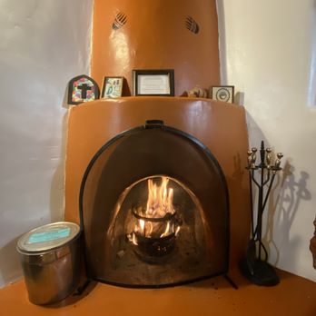 Casa Escondida Bed & Breakfast - Kiva fireplace at Casa Escondida - Bed & Breakfast Near Me - Chimayo, New Mexico