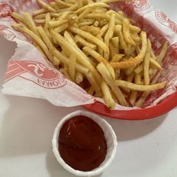 Medium French fry fresh cooked in beef tallow and seasoned Medium French fry fresh cooked in beef tallow and seasoned