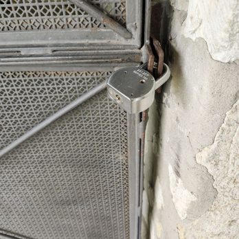 Magik Theatre - Will not allow us to use the restrooms and send us and our children outside where it's locked - Performing Arts Near Me - San Antonio, Texas