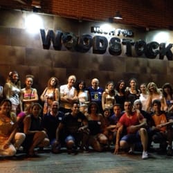 Woodstock - Club de salsa Isalsa los más auténticos todos los jueves de 22:00-00:00 clases gratis por participar te invitamos a un Mojito