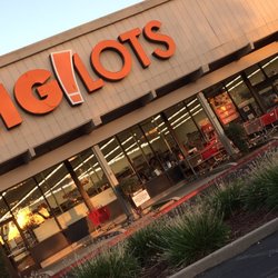 Big Lots - The entrance