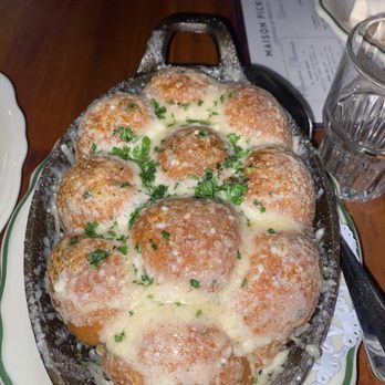 Maison Pickle - Pull Apart Garlic and Parmesan Bread - Cocktail Bars Near Me - New York, New York