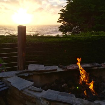 Moss Beach Distillery - Sunset view. - Seafood Near Me - Moss Beach, California
