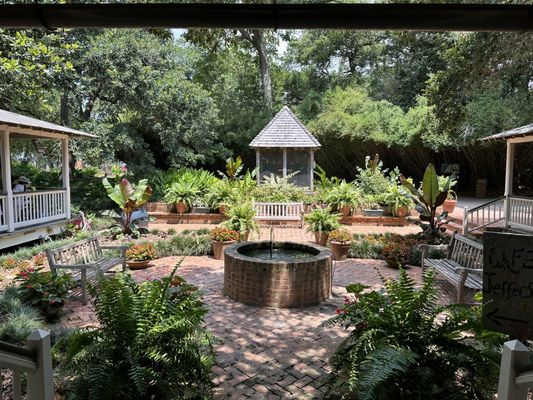 Rip Van Winkle Gardens by null