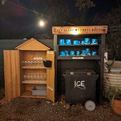 Cork & Screw - Glasses, buckets, and ice