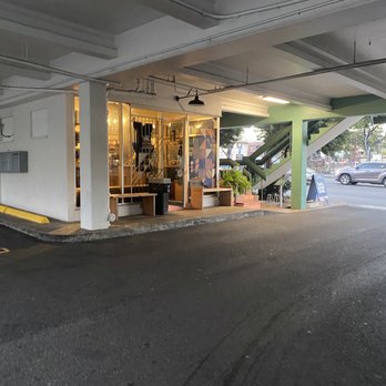 Bean About Town Honolulu - Outside - Coffee & Tea Near Me - Honolulu, Hawaii