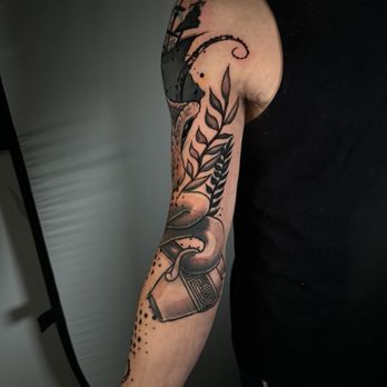 Malaka Tattoo Collective - Tattoo Near Me - Los Angeles, California Malaka Tattoo Collective - Tattoo Near Me - Los Angeles, California