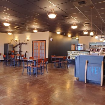 Bon Vino's Bistro & Bakery - Dining room :) - Bakeries Near Me - Sunnyside, Washington