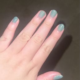 Jade green glass/cat eye gel polish on natural nails Jade green glass/cat eye gel polish on natural nails
