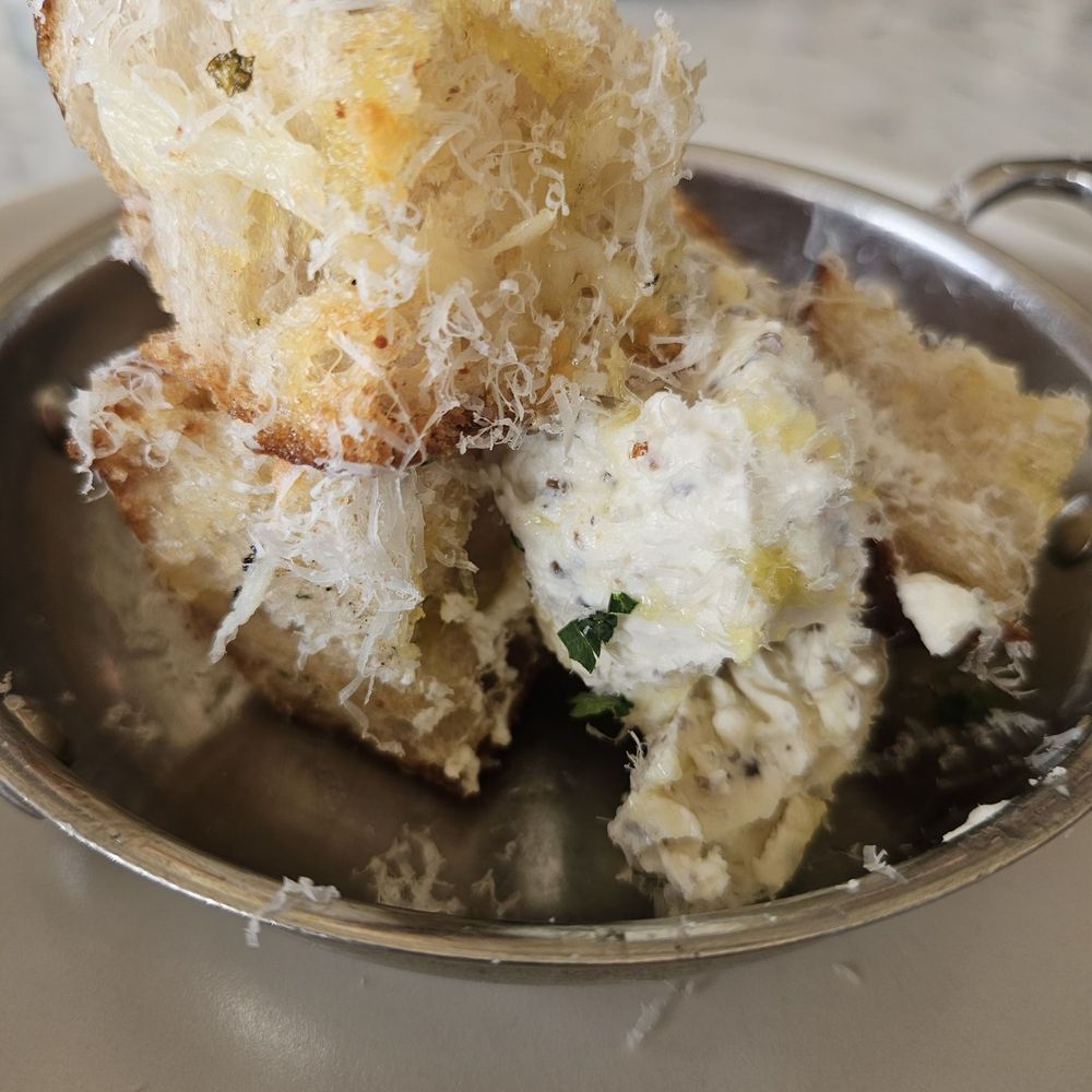 North Italia - White Truffle Garlic Bread - Italian Near Me - Gilbert, Arizona North Italia - White Truffle Garlic Bread - Italian Near Me - Gilbert, Arizona