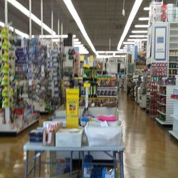 Bed Bath & Beyond - Main aisle at front of store